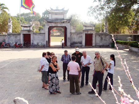 Tượng đá cụt đầu công chúa Mỵ Châu: Huyền thoại và sự thật