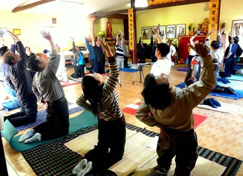 Lớp học Yoga chuyển đổi