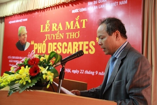 Lễ ra mắt tuyển thơ "Phố Descartes" của nhà thơ Ba Lan Czesław Miłosz - Giải thưởng Nobel về văn học