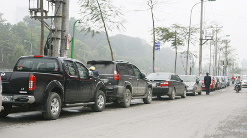 Hà Nội thu hồi giấy phép 262 điểm giữ xe