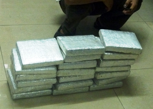 Vận chuyển ma túy bằng xe rơ moóc