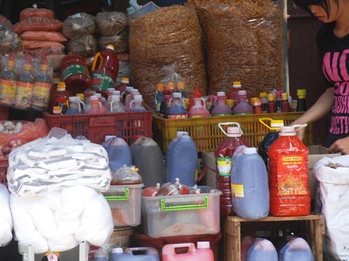 Hương bò, gà, heo... độc hại bán đầy chợ