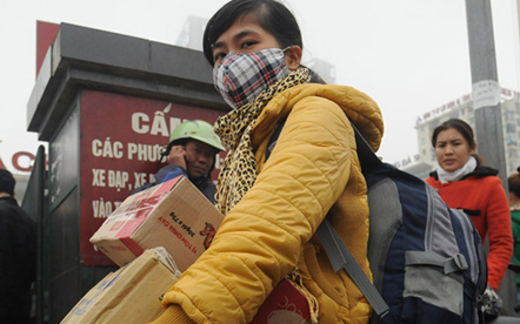 Gửi học phí cho con bằng rau và cá