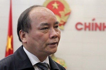 Phó Thủ tướng Nguyễn Xuân Phúc: “30% số công chức sáng cắp ô đi, tối cắp về”