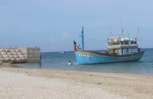 Ra cù lao Câu ngắm đá