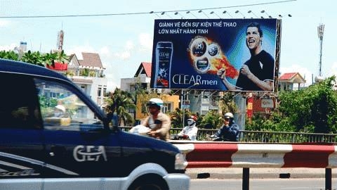 Quán bia, nhà hàng sôi sục trước giờ bóng lăn