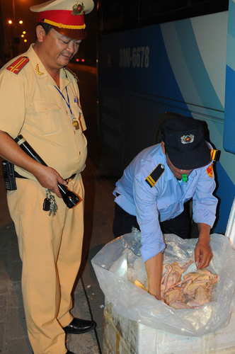 Hàng lậu tràn về Hà Nội