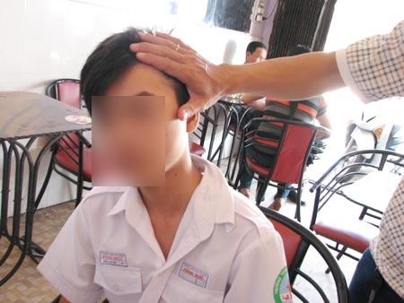 Thầy đánh trò như tra tấn