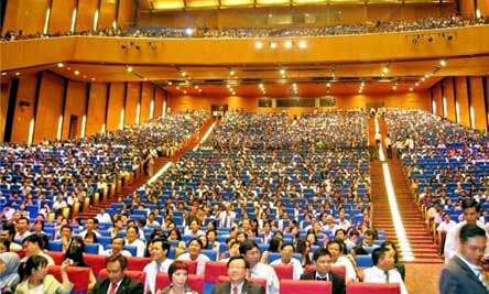 Công ty bán hàng đa cấp Agel Việt Nam đóng cửa: Kiện ai để đòi nợ?