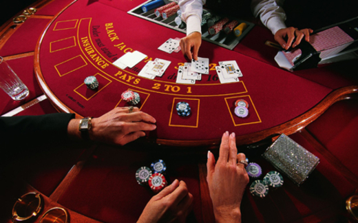 Mở casino cho người Việt: Đừng “ngăn sông cấm chợ”