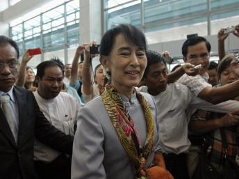 Bà Aung San Suu Kyi bắt đầu công du Châu Âu