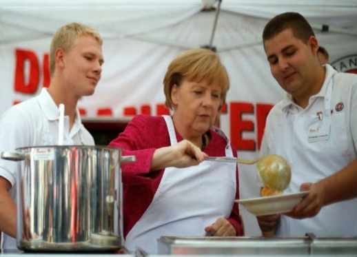 Thủ tướng Angela Merkel thích nấu các món ăn Đông Đức