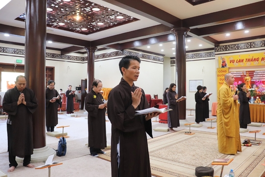 Hoạt động kỷ niệm 73 năm ngày Thương binh, liệt sĩ tại Warszawa, Ba Lan