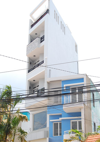 Nhà kỳ dị trên những tuyến đường mới mở