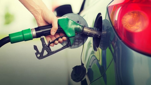 Tại sao giá dầu mỏ trên thế giới giảm mà giá bán xăng vẫn cao?