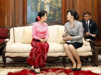 Thủ tướng Thái Lan ủng hộ bà Aung San Suu Kyi trong cuộc bầu cử Quốc hội Miến Điện