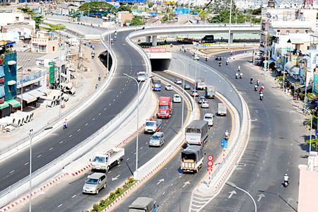 Đánh thuế bất động sản để đầu tư hạ tầng