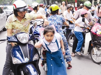 Trĩu nặng tiền trường