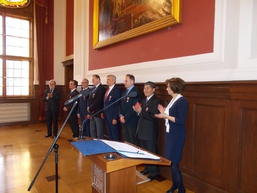 Giáo sư Nguyễn Chí Thuật được trao tặng "Huy chương vì sự nghiệp giáo dục Ba Lan"