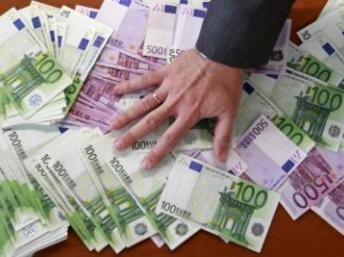Một năm sau khủng hoảng Hy Lạp, khu vực đồng euro vẫn chưa thoát hiểm