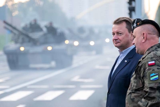 Lực lượng vũ trang Cộng hòa Ba Lan, đội quân chỉ có thể dùng để duyệt binh trước ngày bầu cử