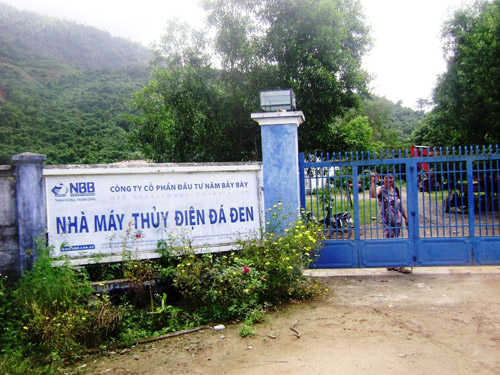 Thủy điện “treo”, rừng mất