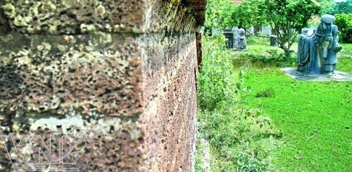 Lăng đá cổ Hiệp Hòa