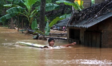 Ứng phó thiên tai: "Hoành tráng" nhưng chưa bài bản