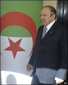 Về các lãnh tụ cao niên bị phản đối