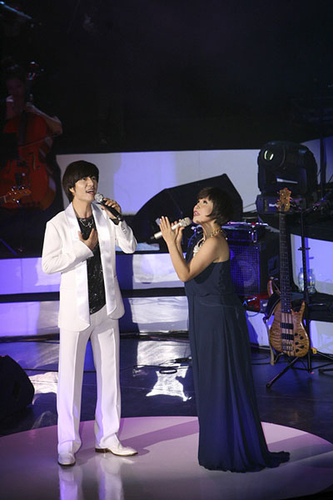 Showbiz Việt thời “khủng hoảng”!!!