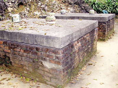 Bỏ tiền tỉ xây lăng mộ chờ ướp xác mình