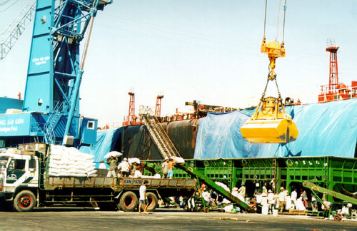 Nhường sân...