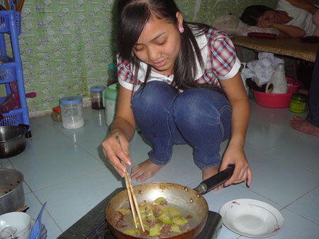 Trí thức tương lai, cơm 3.000 đồng/bữa