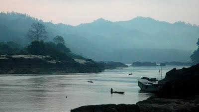Xayaburi và bài học thực tâm với người, nghiêm khắc với mình
