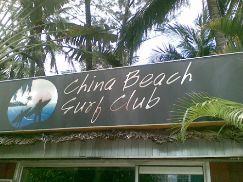 Có một “China Beach” lạ lùng trên bãi biển Nha Trang!