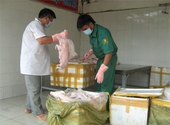 Thực phẩm bẩn vây người tiêu dùng