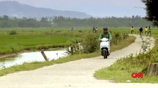 Đầu bếp nổi tiếng Mỹ khen bún bò Huế là "món soup ngon nhất Thế giới"