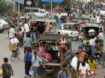 Biểu tình tại Miến Điện chống nạn thiếu điện
