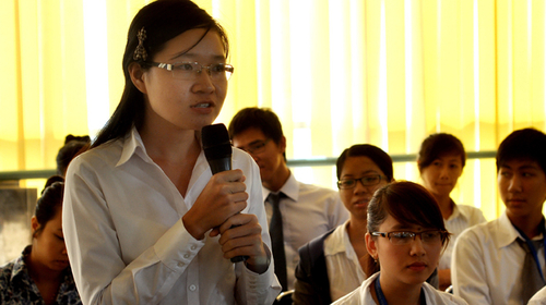 Học nhiều, hành ít