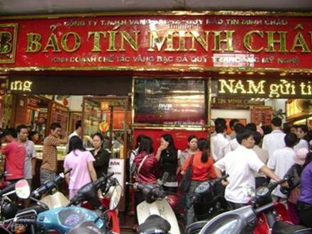 Vũ khí chính là vàng trong dân!