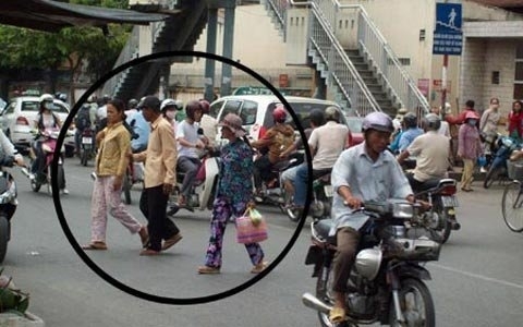 'Xuống lòng đất tập thể dục' và chuyện bãi đỗ xe Hà Nội