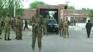 Chiến binh tấn công giải cứu tù ở Pakistan