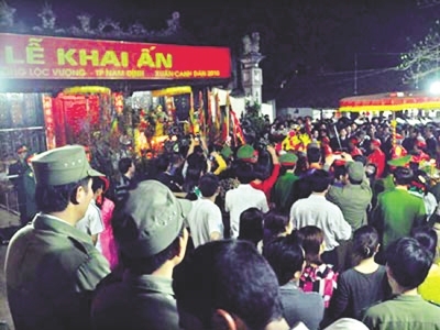 Sẽ cấm xin ấn Đền Trần?