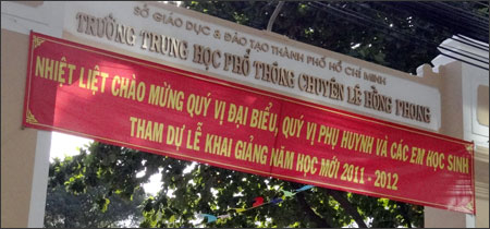 Văn mẫu ngày khai trường: 'Nhiệt liệt chào mừng'