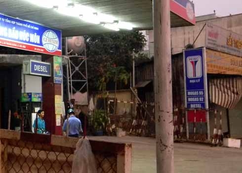 Chiêu 'găm hàng' của các trạm xăng tại TP HCM