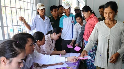 Bầu cử đã hoàn tất, các địa phương bắt đầu kiểm phiếu
