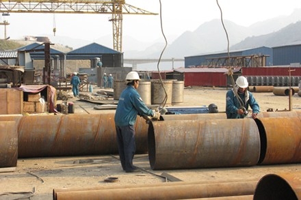 Người lao động sống lay lắt với mức lương tối thiểu