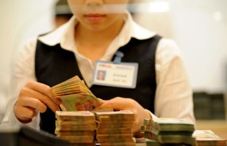 Hồi hộp xét lại phân nhóm tín dụng: Ai lên, ai xuống?