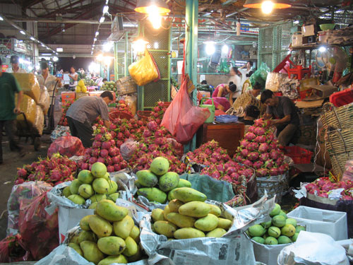 Phận nữ bán sức trong đêm chợ Thủ Đức