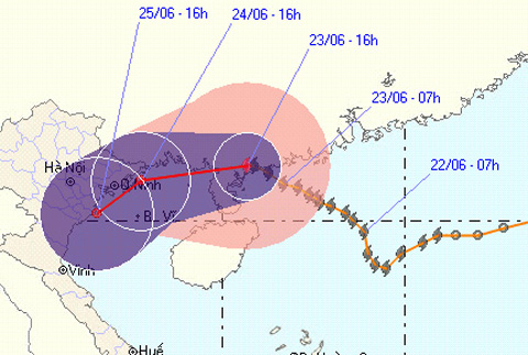 Lốc xoáy làm một người chết, 80 người bị thương